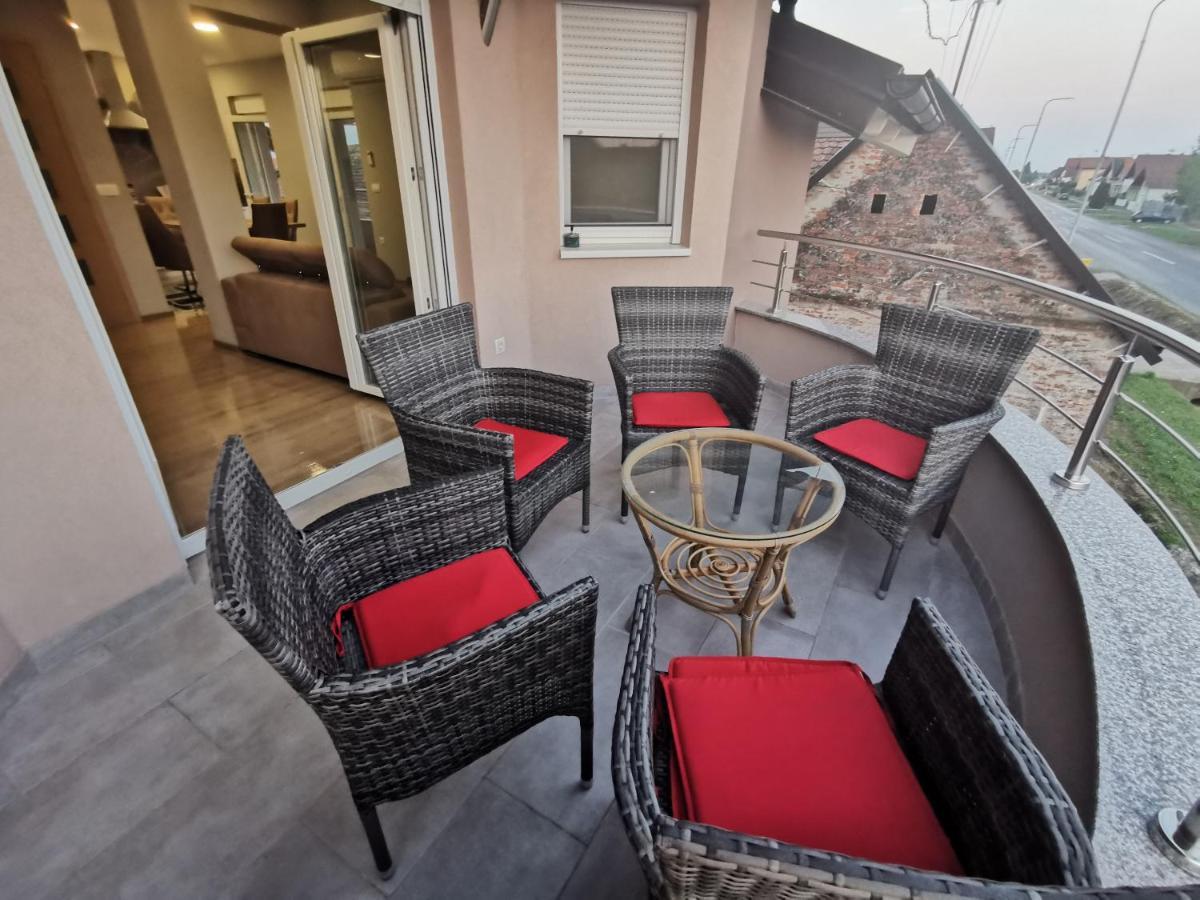 Apartman Bozur **** Satnica Dakovacka Luaran gambar