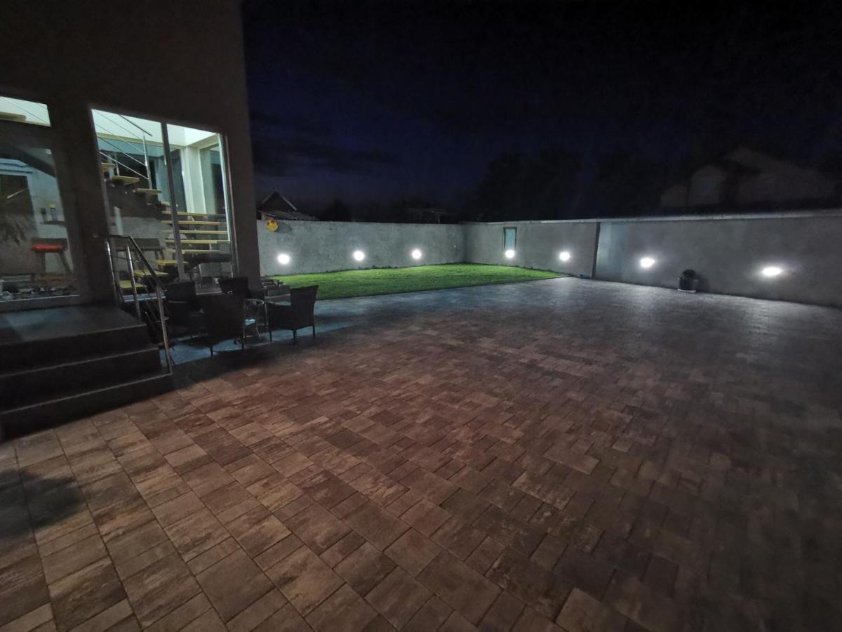 Apartman Bozur **** Satnica Dakovacka Luaran gambar