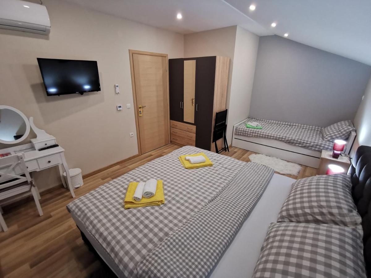 Apartman Bozur **** Satnica Dakovacka Luaran gambar