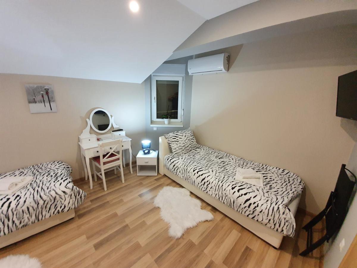 Apartman Bozur **** Satnica Dakovacka Luaran gambar